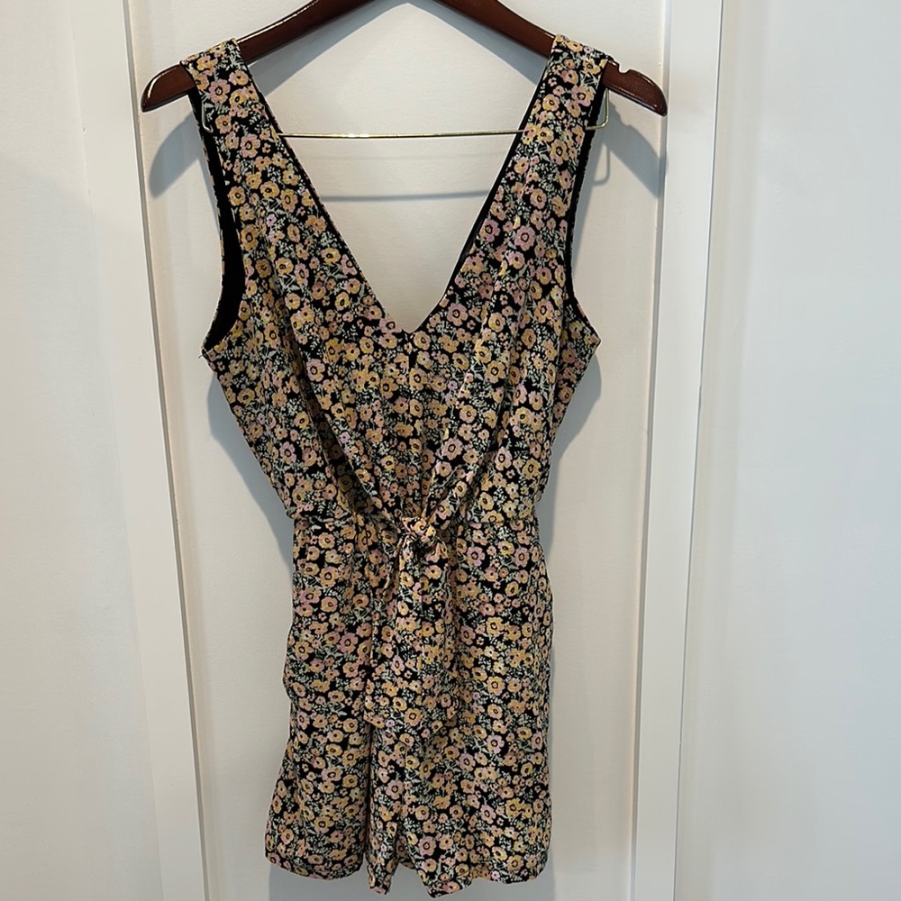Lily Rose Elegant Black Floral Romper lined with pockets - Juniors Sz Small